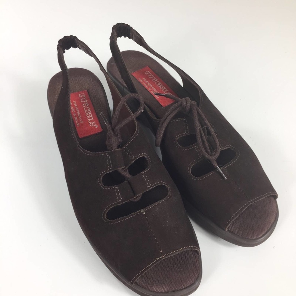 Andé Assous Tanya-2 Brown Toe Sandal